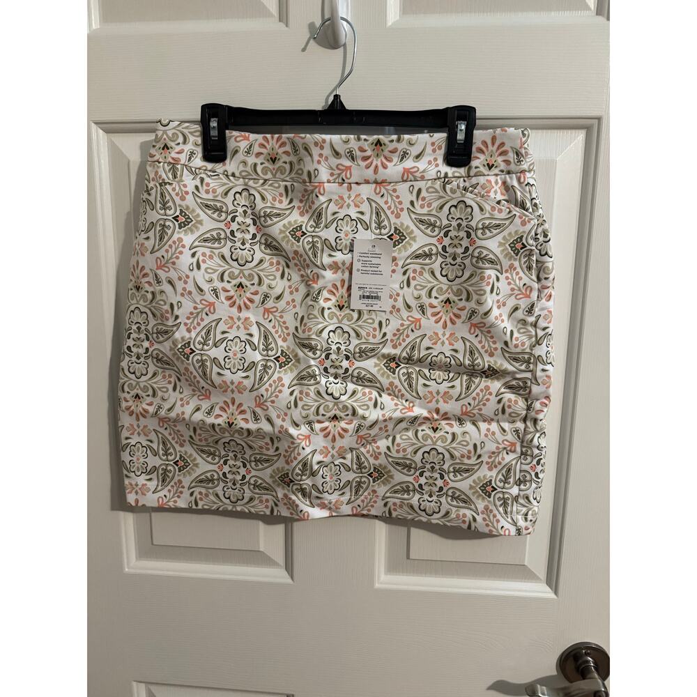 Croft and Barrow New Effortless Mid Rise Stretch Skort Tan Green Tile Size 12